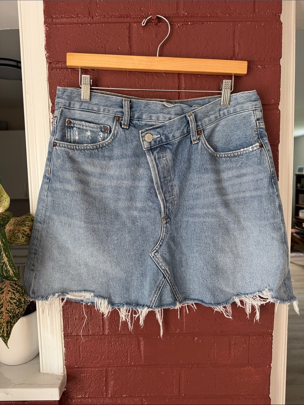 AGOLDE Light Blue Distressed Cross Over Denim Mini Skirt Size 29